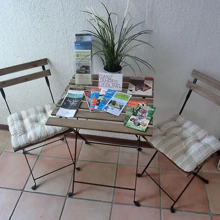 2-zimmer-ferienwohnung Im 1. Obergeschoss Apartment